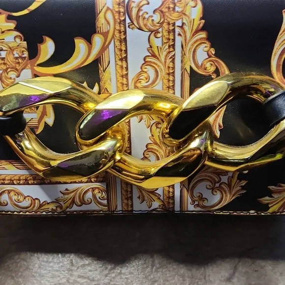 Elegant Black and Gold Women's Handbag - Picture 2 of 4